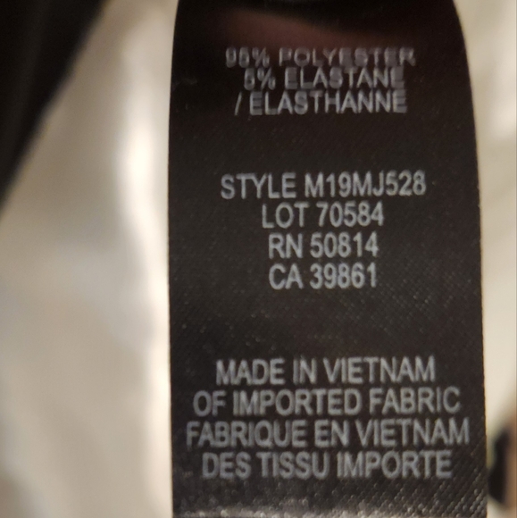 Tahari sleeveless blouse - Picture 4 of 7